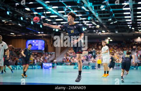 Paris, France. 29th Jul 2024.  Sota Takano (JPN) Paris 2024 Olympic Games Handball Japan vs Germany  Japan vs Deutschland Olympische Spiele 29.07.2024   Credit: Moritz Muller/Alamy Live News Stock Photo