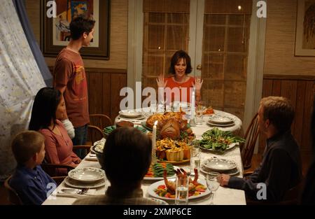 Malcolm in the Middle TV Series 2000 - 2006 USA 2003 Season 5, episode 7 : Thanksgiving Director : David D'Ovidio Erik Per Sullivan, Emy Coligado Justin Berfield, Jane Kaczmarek, Christopher Masterson, Frankie Muniz Stock Photo