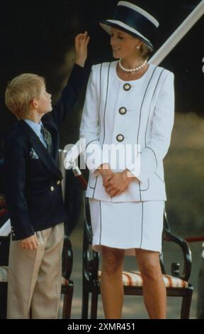 19-08-1995 Londra Archivio Storico Olycom/LaPresse Henry, duca di Sussex, meglio noto come Harry (Henry Charles Albert David; Londra, 15 settembre 1984), è un nobile e militare britannico, principe e membro della famiglia reale britannica, quinto in linea di successione al trono del Regno Unito e dei reami del Commonwealth, dopo il fratello e i nipoti. Ha ricoperto il grado di maggiore nel reggimento dell'Household Cavalry (Blues and Royals) dell'esercito britannico. È il figlio secondogenito del re Carlo III del Regno Unito e di Diana Spencer (1961-1997), nonché il quarto nipote della regina Stock Photo