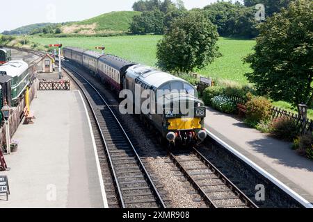 Class 37 diesel locomotive D6732 arriving at Weybourne station with a train on the North Nofolk Railway Stock Photo