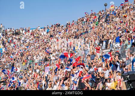 Vaires Sur Marne. 29th July, 2024. Spectators cheer during the men's canoe single final of canoe slalom at the Paris 2024 Olympic Games in Vaires-sur-Marne, France, on July 29, 2024. Credit: Sun Fei/Xinhua/Alamy Live News Stock Photo