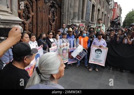 Mexico City, Mexico. 29th July, 2024. Relatives of the victims of the 43 missing students from the Isidro Burgos Rural Normal School, attending the Mexico City Museum to hold a meeting with the incoming president of Mexico Claudia Sheinbaum Pardo. on July 29, 2024 in Mexico City, Mexico. (Photo by Ian Robles/ Eyepix Group/Sipa USA) Credit: Sipa USA/Alamy Live News Stock Photo