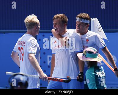 (240730) -- PARIS, July 30, 2024 (Xinhua) -- Thijs van Dam (C) of the Netherlands celebrates during the men's pool A match of hockey between Great Britain and the Netherlands in Colombes, northwest suburbs of Paris, France, July 30, 2024. (Xinhua/Ren Pengfei) Stock Photo