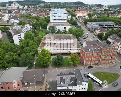 Drohnenaufnahme von Völklingen mit Blick über das Stadtbad vorne und das neue Rathaus hinten in Richtung Innenstadt am Dienstag 30.07.2024. *** Drone shot of Völklingen with a view over the Stadtbad in front and the new town hall behind towards the city center on Tuesday 30 07 2024 bub Stock Photo