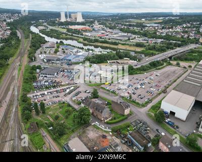 Drohnenaufnahme von Völklingen mit Blick über die Karolingerbrücke in Richtung Kraftwerk Fenne am Dienstag 30.07.2024. *** Drone image of Völklingen with a view over the Karolinger Bridge towards Fenne power station on Tuesday 30 07 2024 bub Stock Photo