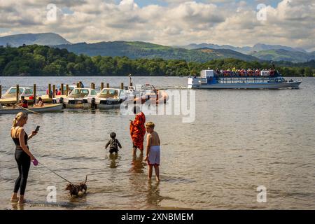 Happy day trippers at Brockhole on Windermere. Brockhole Park the Lake District visitor centre. Stock Photo