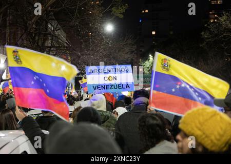 Buenos Aires, Argentina. 30th July, 2024. Venezuelans living in the country protested against Nicolas Maduro in front of the Venezuelan Embassy in Buenos Aires, Argentina on July 30, 2024. (Photo by Esteban Osorio/Sipa USA) Credit: Sipa USA/Alamy Live News Stock Photo