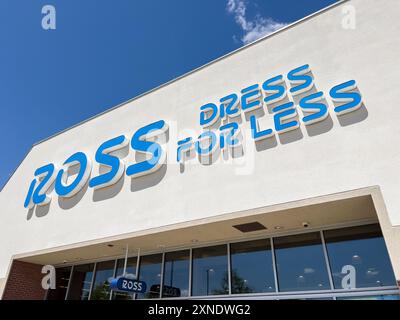 ross dress for less wichita falls texas Exterior storefront and entrance of Ross Dress For Less department store, a  discount store in Wichita, Kansas, USA Stock Photo