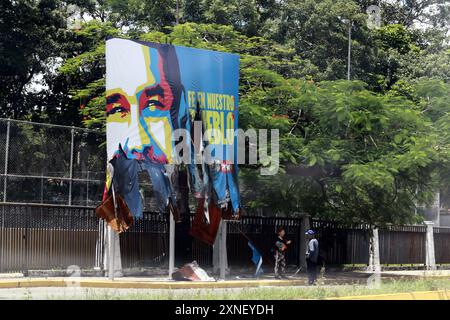 Valencia, Carabobo, Venezuela. 31st July, 2024. July 31, 2024. A billboard with a poster of Nicolas Maduro was burned in the city of Valencia, Carabobo state. Photo: Juan Carlos HernÃndez (Credit Image: © Juan Carlos Hernandez/ZUMA Press Wire) EDITORIAL USAGE ONLY! Not for Commercial USAGE! Stock Photo