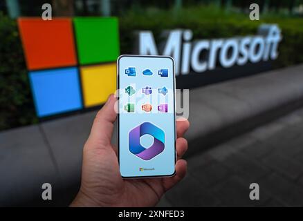 Microsoft 365 office tools displayed on smart device Stock Photo