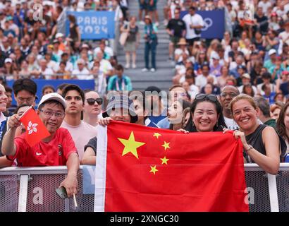 Paris, France. 31st July, 2024. Spectators are seen at Champions Park for the Paris 2024 Olympic Games in Paris, France, July 31, 2024. Credit: Zhang Yuwei/Xinhua/Alamy Live News Stock Photo