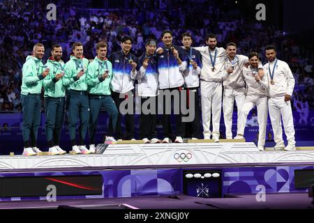 Paris, France. 31st July, 2024. Julien Mattia/Le Pictorium - Fencing - Men's sabre team - Podium - France - Paris 2024 - 31/07/2024 - France/Grand Palais/Paris - Sabre team podium at the Paris 2024 games, against the Iranians, at the Grand Palais, on July 31, 2024. Credit: LE PICTORIUM/Alamy Live News Stock Photo