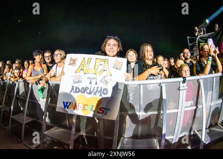 Sottomarina Sound Beach, Chioggia - Sottomarina (Ve), Italy, July 31, 2024, Alfa's fans  during  ALFA Tour estivo 2024 - Italian singer Music Concert Stock Photo