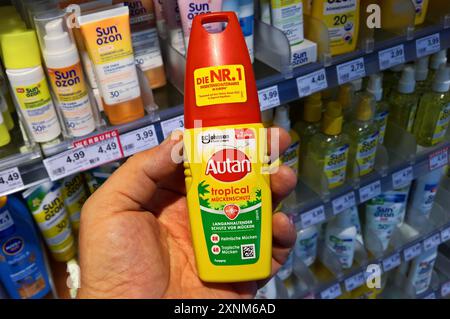Autan Tropical Mückenschutz der SC Johnson GmbH. Foto: Insektenschutz für die Haut, insbesondere gegen heimische und tropische Mücken *** Autan Tropical mosquito repellent from SC Johnson GmbH Photo Insect repellent for the skin, especially
