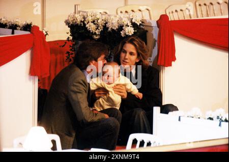 15-04-2000 Monaco Archivio Storico Olycom/LaPresse Andrea Albert Pierre Casiraghi (La Colle, 8 giugno 1984) è il primo dei tre figli di Carolina di Monaco e del suo secondo marito Stefano Casiraghi. È quarto nella linea di successione al trono e ha due fratelli minori, Charlotte e Pierre, e una sorellastra minore, nata dal terzo matrimonio di sua madre. Nella Foto: Andrea Albert Pierre Casiraghi in braccio la sorellastra Principessa Alessandra e il principe Ernesto  In the photo: Andrea Albert Pierre Casiraghi holding his half-sister Princess Alessandra and Prince Ernesto Stock Photo