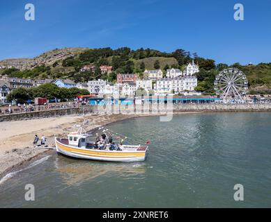 Seabourne tour boat at the jetty in Llandudno Bay, North Wales, Great Britain Stock Photo