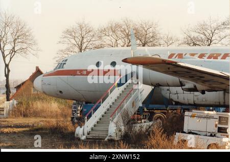 An IL-18 in Diepensee. The community of Diepensee in the Brandenburg district of Dahme-Spreewald has to make way for the planned Berlin-Schönefeld airport. Location. Village.airplane. Photo: MAZ/Bernd Gartenschläger, 20.11.1997 [automated translation] Stock Photo