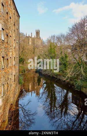 River Leith flowing through Dean Village, Edinburgh Stock Photo