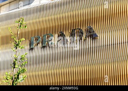 PRADA 店舗外観 アートフレーム Prada shop Front with Gold Background - Wall Art - White Splash