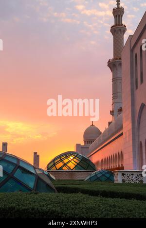 Abu Dhabi, UAE - February 27. 2023: The sunset through the glass dome at the Sheikh Zayad Grand Mosque in Abu Dhabi. Stock Photo