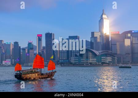 A Red Sail Junk in Hong Kong Harbour, Hong Kong, Special Administrative Region of the People's Republic of China, China, Asia Stock Photo