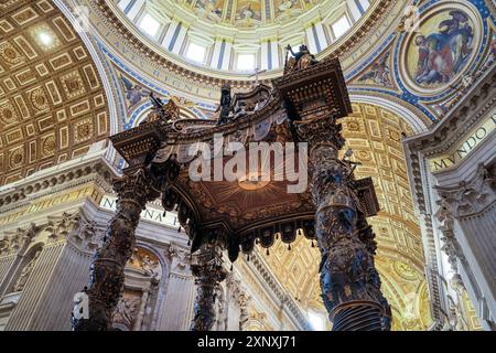 Detail of the Papal Altar and Baldacchino, located in the central part of St. Peter s Basilica in Vatican City, UNESCO World Heritage Site, papal encl Stock Photo