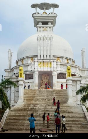 Dhauligiri Shanti Stupa Dhauli Peace Pagoda, completed in 1972 with the collaboration of Nippon Buddha Sangha, atop Dhauli Hills on site of ancient te Stock Photo