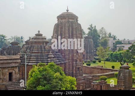 The 11th century Lingaraja Temple complex dedicated to the Hindu deity Shiva in Bhubaneswar, nicknamed the City of Temples, Bhubaneswar, Odisha, India Stock Photo