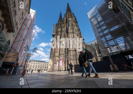 Effects of the coronavirus crisis, empty square in front of Cologne Cathedral, Domplatte, Cologne, Germany Stock Photo