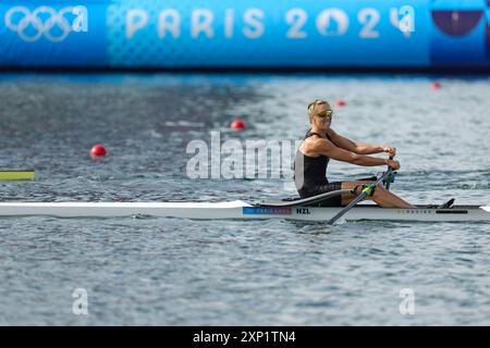 Vaires Sur Marne. 3rd Aug, 2024. Emma Twigg of New Zealand competes during the women's single sculls final A of rowing at the Paris 2024 Olympic Games in Vaires-sur-Marne, France, on Aug. 3, 2024. Credit: Shen Bohan/Xinhua/Alamy Live News Stock Photo