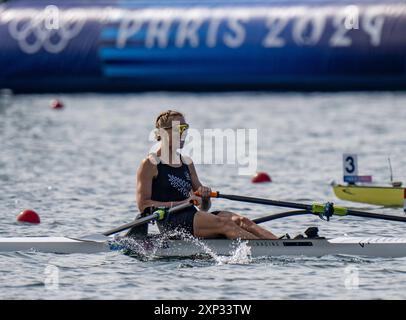 Vaires Sur Marne. 3rd Aug, 2024. Emma Twigg of New Zealand competes during the women's single sculls final A of rowing at the Paris 2024 Olympic Games in Vaires-sur-Marne, France, on Aug. 3, 2024. Credit: Sun Fei/Xinhua/Alamy Live News Stock Photo