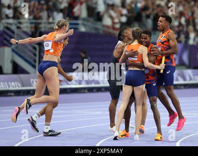 Paris, Ile de France, France. 3rd Aug, 2024. Femke Bol, Eugene Omalla, Lieke Klaver and Isaya Klein Ikkink (NED) compete in the 4x400 mixed relay and win the gold at the Stade de France during the 2024 Paris Olympics on Saturday August 3, 2024 in Paris. (Credit Image: © Paul Kitagaki, Jr./ZUMA Press Wire) EDITORIAL USAGE ONLY! Not for Commercial USAGE! Credit: ZUMA Press, Inc./Alamy Live News Stock Photo