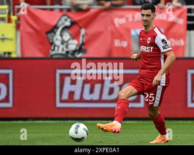 ANTWERP - Jelle Bataille of Royal Antwerp FC during the Belgian Pro League match between Royal Antwerp FC and RSC Anderlecht at the Bosuil Stadium on August 4, 2024 in Antwerp, Belgium. ANP | Hollandse Hoogte | GERRIT VAN COLOGNE Stock Photo