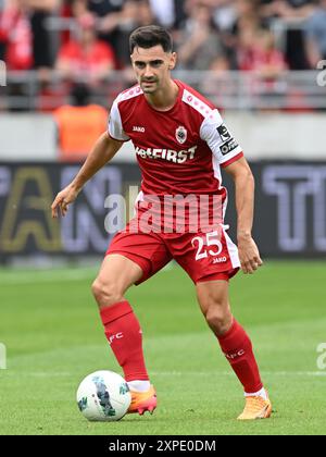 ANTWERP - Jelle Bataille of Royal Antwerp FC during the Belgian Pro League match between Royal Antwerp FC and RSC Anderlecht at the Bosuil Stadium on August 4, 2024 in Antwerp, Belgium. ANP | Hollandse Hoogte | GERRIT VAN COLOGNE Stock Photo