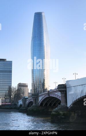 One Blackfriars (aka The Vase) skyscraper and Blackfriars Bridge on the River Thames, London, England, UK  Architect: SimpsonHaugh and Partners Stock Photo