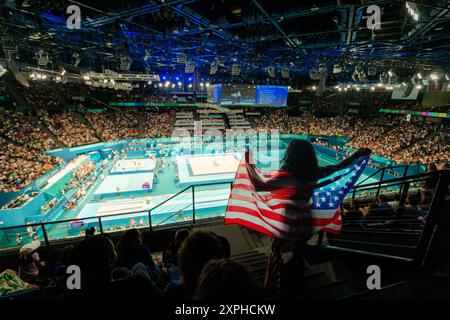 Patriotic American Women cheering on team usa gymnastics at the Paris 2024 Olympics, Bercy Arena, Paris, France, Europe Stock Photo