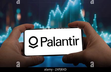 Palantir cybersecurity company logo displayed on smartphone Stock Photo