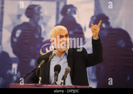 Yahya Sinwar, Hamas political chief in Gaza strip delivers a speech FILE PHOTO:Yahya Sinwar, Hamas political chief in Gaza strip delivers a speech in Gaza City on April 30, 2022. Photo by Ashraf Amra Gaza city Gaza Strip Palestinian Territory 060824 Sinwar Archive 0017 Copyright: xapaimagesxAshrafxAmraxxapaimagesx Stock Photo