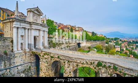 The medieval sculptured San Giacomo Gate with Winged Lion of St Mark ...