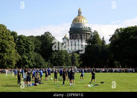 Saint Petersburg, Russia. 06th Aug, 2024. Players, of the Zenit football club seen during an open training at the Zenit FC on the Senate Square, near St. Isaac's Cathedral in Saint Petersburg before the Zenit Saint Petersburg - FC Dynamo Moscow football match, Russian Premier League. (Photo by Maksim Konstantinov/SOPA Images/Sipa USA) Credit: Sipa USA/Alamy Live News Stock Photo