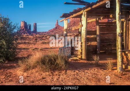 Empty roadside pottery stand at sunrise at Monument Valley on Navajo Nation land in Mexican Hat, Utah. (USA) Stock Photo