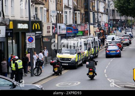 Walthamstow, London, UK. 7th Aug 2024. Far right protests and counter ptotests, a heavy police presence ahead of potential trouble. Credit: Matthew Chattle/Alamy Live News Stock Photo