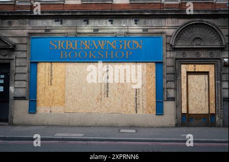 London,Hackney. In response to a threat from the Far Right to protest in front of a mosque in Stoke Newington a large group of people staged a counter Stock Photo