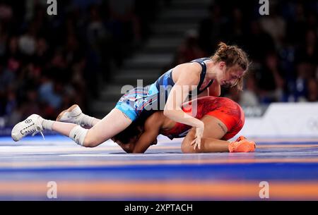 Cuba's Yusneylys Guzmán and USA's Sarah Hildebrandt during the Women's