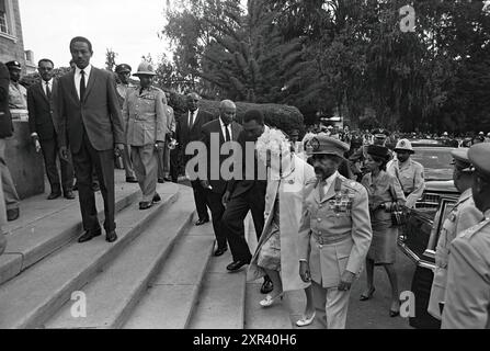 State visit of the Royal family to Ethiopia, Royal receptions and Royal visits, Ethiopië, 00-01-1969, Whizgle Dutch News: Historic Images Tailored for the Future. Explore The Netherlands past with modern perspectives through Dutch agency imagery. Bridging yesterday's events with tomorrow's insights. Embark on a timeless journey with stories that shape our future. Stock Photo