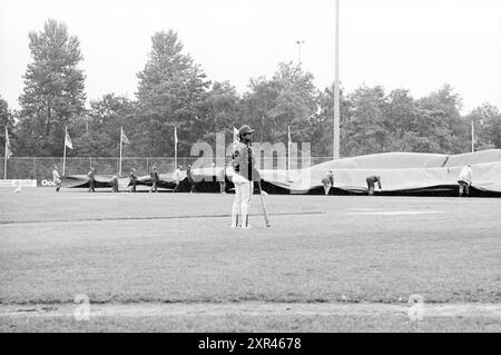 Rain at Colombia - Venezuela, 1986 Baseball World Championships, 25-07-1986, Whizgle Dutch News: Historic Images Tailored for the Future. Explore The Netherlands past with modern perspectives through Dutch agency imagery. Bridging yesterday's events with tomorrow's insights. Embark on a timeless journey with stories that shape our future. Stock Photo