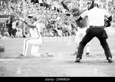 Netherlands - Venezuela, Baseball World Championships 1986, 31-07-1986, Whizgle Dutch News: Historic Images Tailored for the Future. Explore The Netherlands past with modern perspectives through Dutch agency imagery. Bridging yesterday's events with tomorrow's insights. Embark on a timeless journey with stories that shape our future. Stock Photo