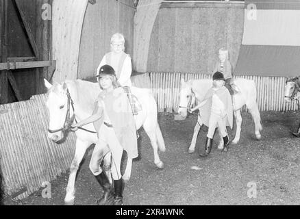 Horse riding in riding school Heemskerk, Manege, 22-09-1974, Whizgle Dutch News: Historic Images Tailored for the Future. Explore The Netherlands past with modern perspectives through Dutch agency imagery. Bridging yesterday's events with tomorrow's insights. Embark on a timeless journey with stories that shape our future. Stock Photo