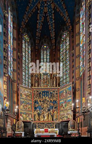 15th century altarpiece at St. Marys Basilica in Krakow, Poland Stock Photo