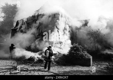 Fire boarding house Zeeweg 24, Fires, fire brigade, Zeeweg, 13-08-1988, Whizgle Dutch News: Historic Images Tailored for the Future. Explore The Netherlands past with modern perspectives through Dutch agency imagery. Bridging yesterday's events with tomorrow's insights. Embark on a timeless journey with stories that shape our future. Stock Photo